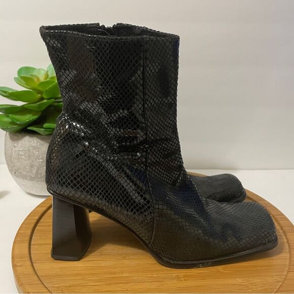 Andrew Stevens Leather Snakeskin Bootie Women’s 9 Square Block Heel Ankle Boot - Picture 2 of 10